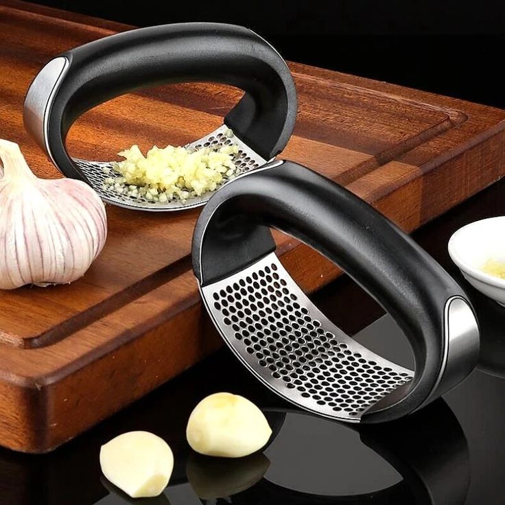 Stainless Steel Garlic Press & Mincer – Ergonomic Manual Garlic Crusher Tool